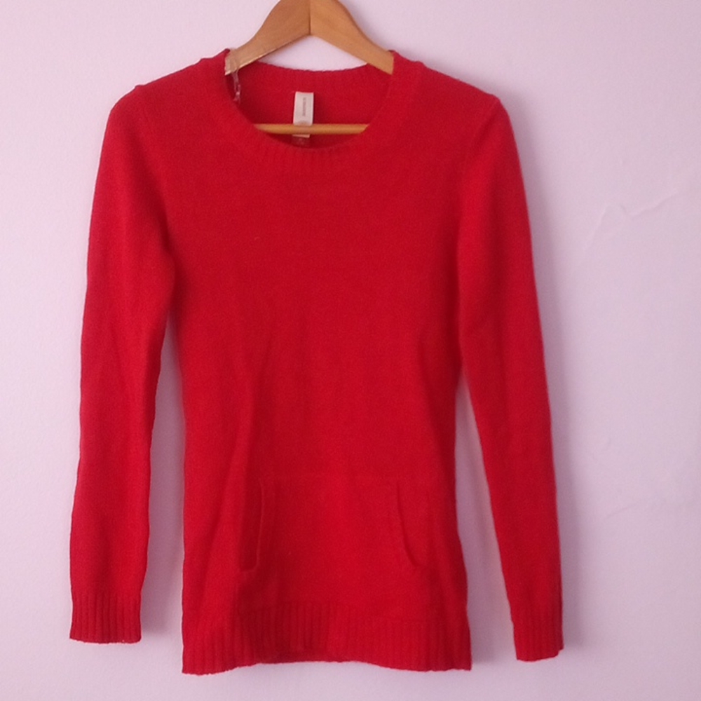 No boundaries M sweater